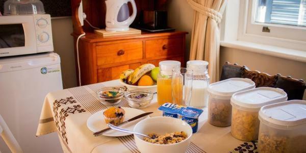 Westbury House Guest House Cape Town Bagian luar foto