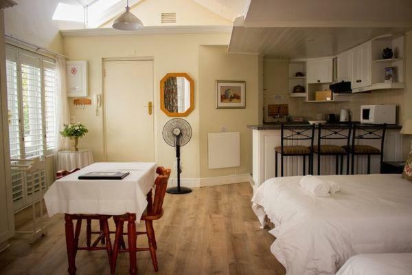Westbury House Guest House Cape Town Bagian luar foto